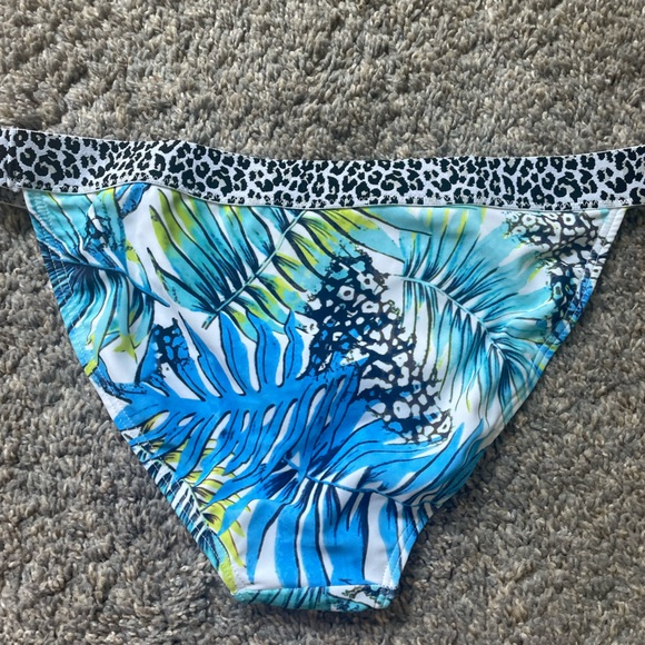 NWOT Venus Bikini bottoms. - Picture 3 of 3